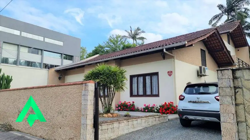 Foto 1 de Casa com 4 Quartos à venda, 227m² em Salto Norte, Blumenau