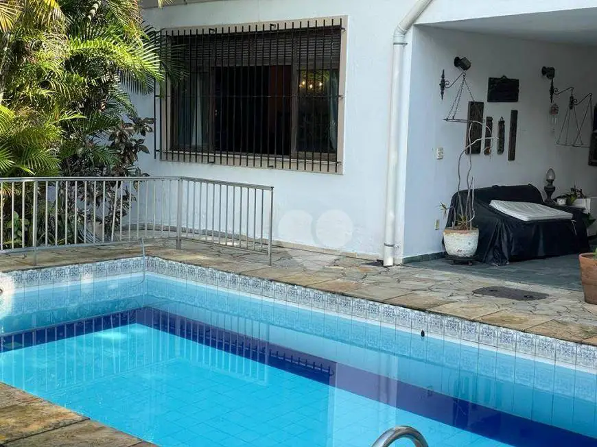Foto 1 de Casa de Condomínio com 3 Quartos à venda, 371m² em Gardênia Azul, Rio de Janeiro