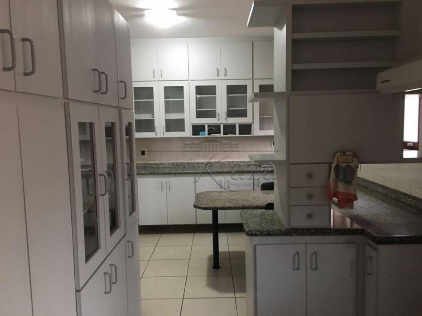 Foto 2 de Casa de Condomínio com 4 Quartos para alugar, 550m² em Conjunto Residencial Esplanada do Sol, São José dos Campos