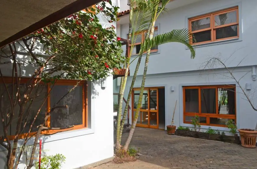 Foto 1 de Sobrado com 4 Quartos para venda ou aluguel, 300m² em Vila Cordeiro, São Paulo