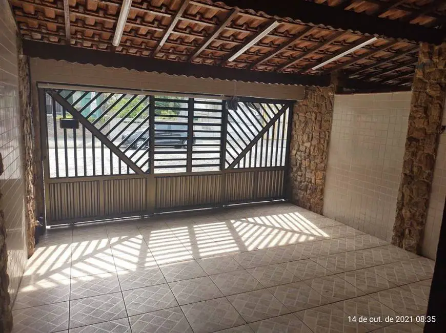 Foto 1 de Sobrado com 4 Quartos à venda, 176m² em Vila Guilhermina, Praia Grande