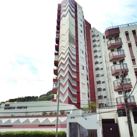 Foto 1 de Apartamento com 2 Quartos à venda, 64m² em Centro, Florianópolis