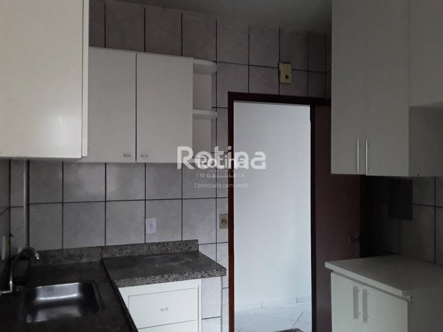 Foto 5 de Apartamento com 2 Quartos para alugar, 55m² em Segismundo Pereira, Uberlândia
