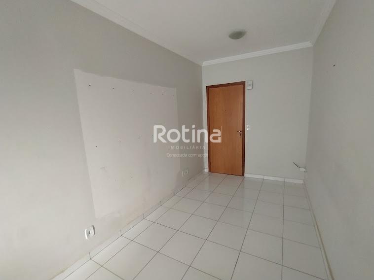 Foto 3 de Apartamento com 2 Quartos para alugar, 65m² em Segismundo Pereira, Uberlândia