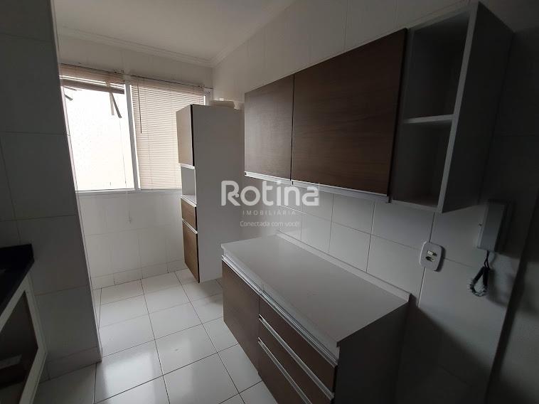 Foto 4 de Apartamento com 2 Quartos para alugar, 65m² em Segismundo Pereira, Uberlândia