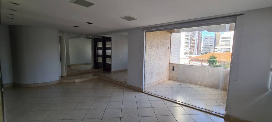 Foto 1 de Apartamento com 4 Quartos à venda, 250m² em Setor Oeste, Goiânia