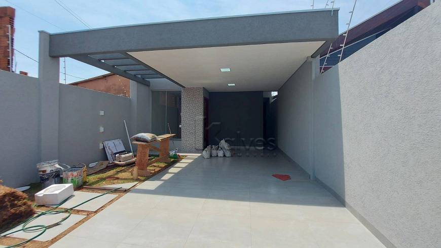 Foto 1 de Casa com 3 Quartos à venda, 95m² em Jardim Itamaracá, Campo Grande