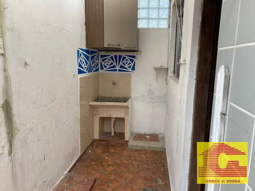 Foto 4 de Casa com 1 Quarto para alugar, 60m² em Marapé, Santos