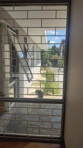 Foto 3 de Casa com 4 Quartos para alugar, 200m² em Jardim Social, Curitiba
