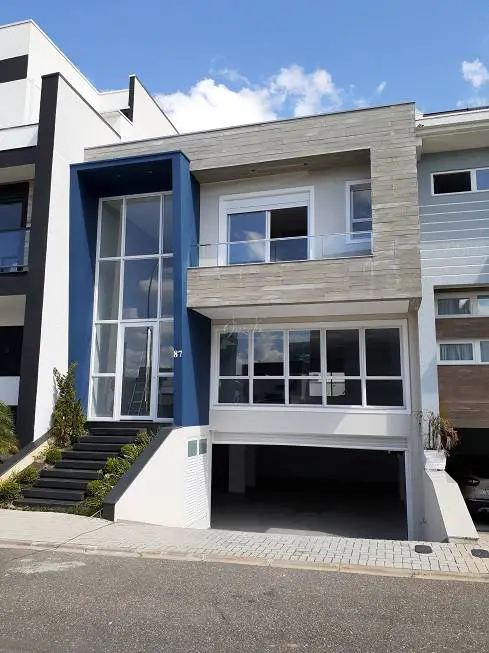 Foto 1 de Casa de Condomínio com 3 Quartos à venda, 289m² em Uberaba, Curitiba