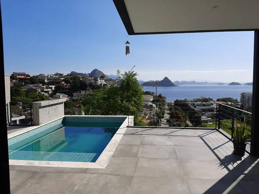 Foto 1 de Casa de Condomínio com 6 Quartos à venda, 500m² em Charitas, Niterói