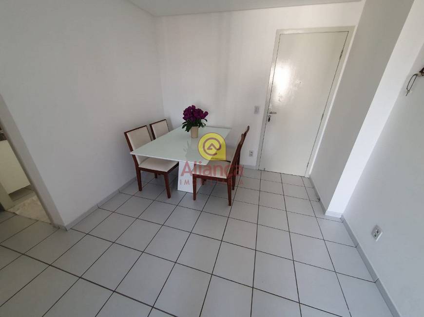 Foto 3 de Apartamento com 2 Quartos para alugar, 57m² em Candelária, Natal