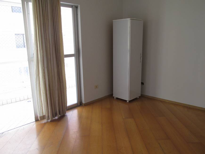 Foto 3 de Apartamento com 2 Quartos para alugar, 75m² em Centro, Londrina