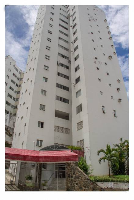 Foto 2 de Apartamento com 4 Quartos à venda, 112m² em Candeal, Salvador
