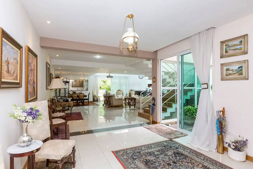 Foto 1 de Casa com 3 Quartos à venda, 413m² em Água Verde, Curitiba