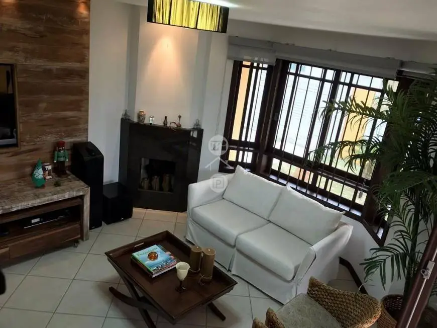 Foto 3 de Casa com 3 Quartos à venda, 184m² em Pântano do Sul, Florianópolis