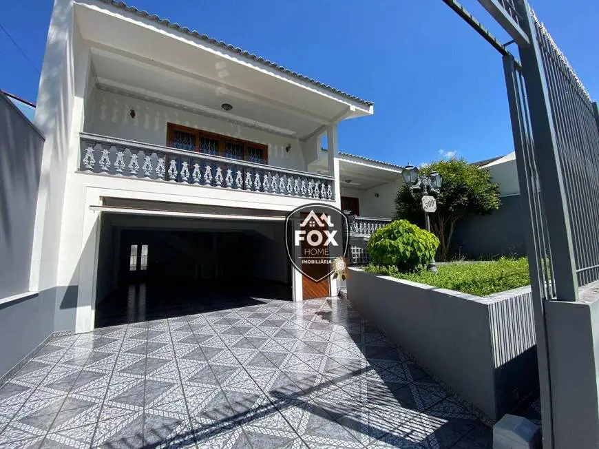 Foto 3 de Casa com 4 Quartos para alugar, 420m² em Boa Vista, Curitiba