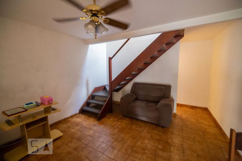 Foto 1 de Casa com 4 Quartos para alugar, 106m² em Jardim Ester Yolanda, São Paulo