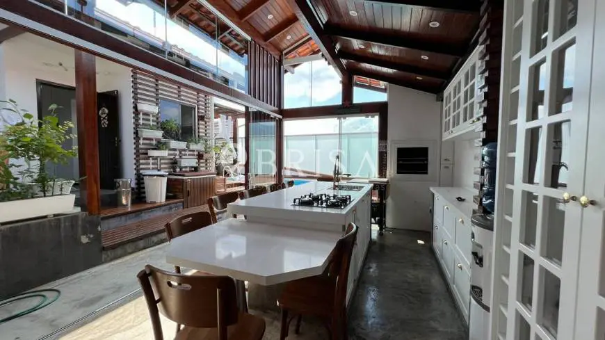 Foto 2 de Casa com 4 Quartos à venda, 190m² em Nova Brasília, Jaraguá do Sul