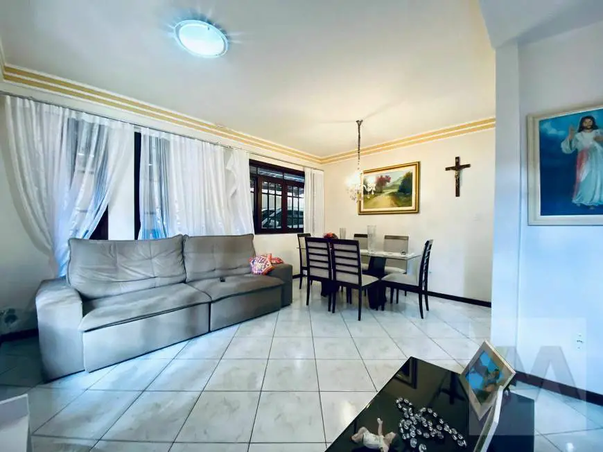 Foto 1 de Casa com 4 Quartos à venda, 235m² em Vila Praiana, Lauro de Freitas