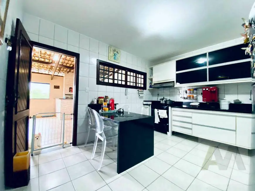 Foto 5 de Casa com 4 Quartos à venda, 235m² em Vila Praiana, Lauro de Freitas