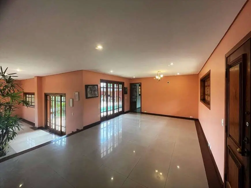 Foto 2 de Casa de Condomínio com 4 Quartos para alugar, 750m² em Pousada dos Bandeirantes, Carapicuíba
