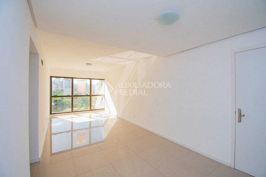 Foto 2 de Apartamento com 2 Quartos para alugar, 82m² em Rio Branco, Porto Alegre