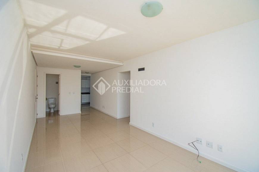 Foto 3 de Apartamento com 2 Quartos para alugar, 82m² em Rio Branco, Porto Alegre