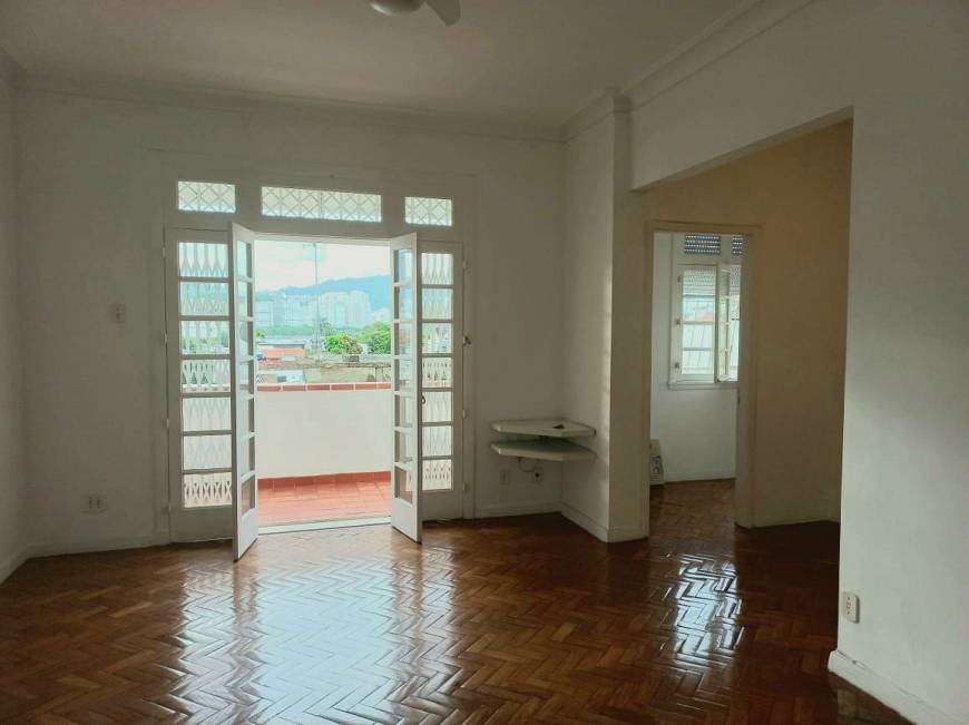 Foto 1 de Apartamento com 2 Quartos para alugar, 83m² em Urca, Rio de Janeiro