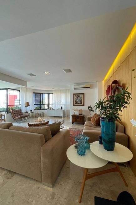 Foto 4 de Apartamento com 4 Quartos à venda, 240m² em Jardim Apipema, Salvador