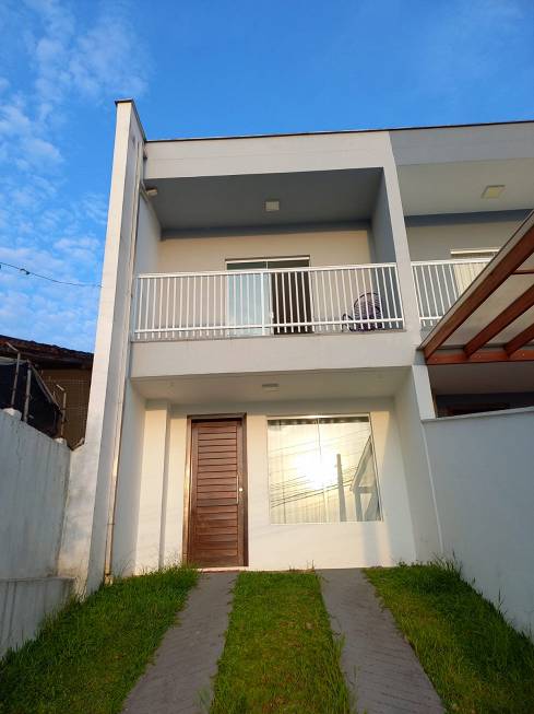 Foto 1 de Casa com 2 Quartos à venda, 74m² em Nova Brasília, Joinville
