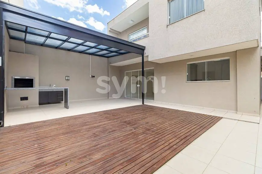 Foto 2 de Casa com 3 Quartos para alugar, 325m² em Campo Comprido, Curitiba