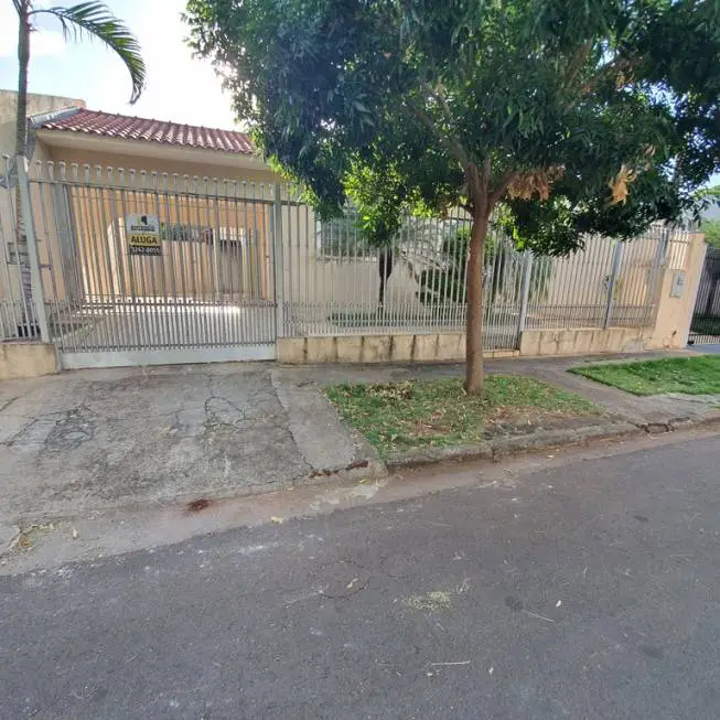 Foto 1 de Casa com 3 Quartos para alugar, 120m² em Jardim Itaipu, Maringá