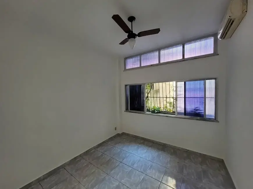 Foto 1 de Apartamento com 3 Quartos para alugar, 84m² em Copacabana, Rio de Janeiro