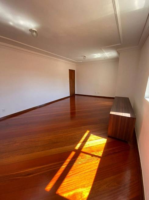 Foto 1 de Apartamento com 3 Quartos à venda, 140m² em Santa Catarina, Juiz de Fora