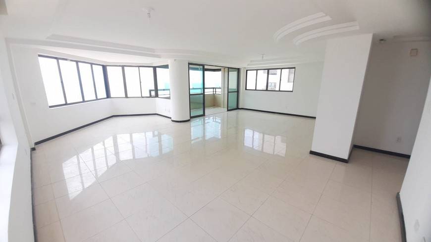 Foto 1 de Apartamento com 4 Quartos para alugar, 250m² em Boa Viagem, Recife