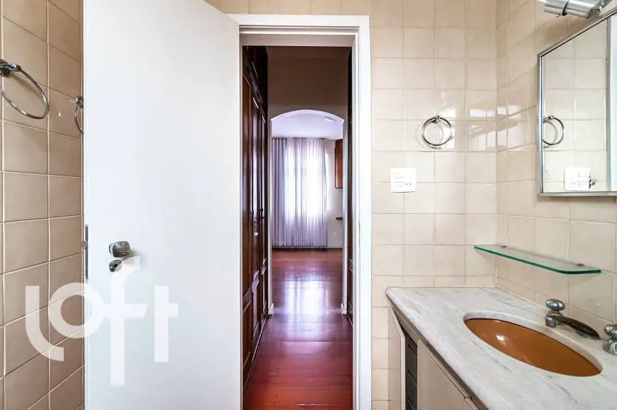 Foto 5 de Apartamento com 4 Quartos à venda, 135m² em Santo Antônio, Belo Horizonte