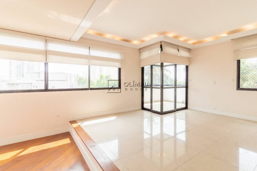 Foto 3 de Apartamento com 4 Quartos à venda, 204m² em Vila Romana, São Paulo
