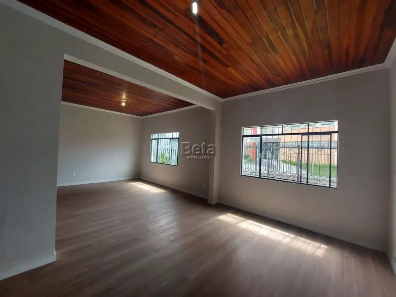 Foto 3 de Casa com 2 Quartos para alugar, 150m² em Centro, Jaraguá do Sul
