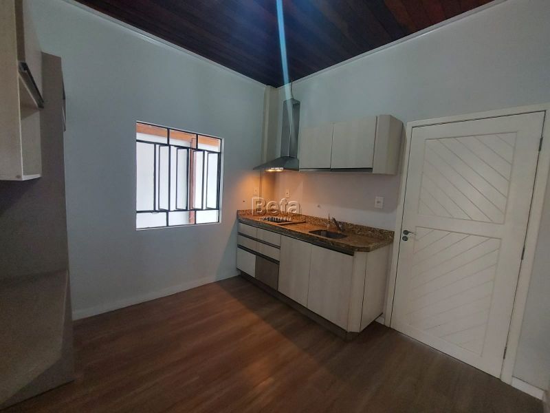 Foto 4 de Casa com 2 Quartos para alugar, 150m² em Centro, Jaraguá do Sul