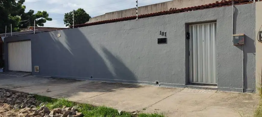 Foto 1 de Casa com 2 Quartos para alugar, 95m² em Messejana, Fortaleza