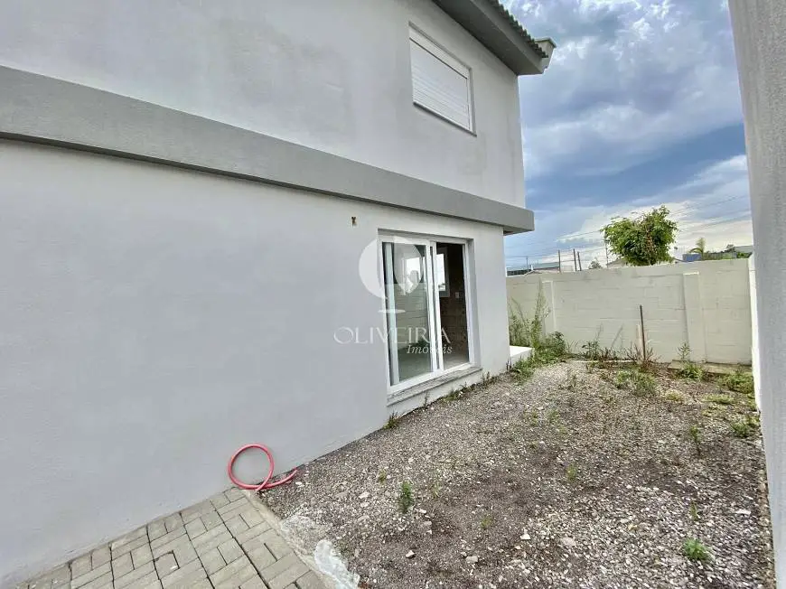 Foto 4 de Casa com 2 Quartos à venda, 72m² em Tomazetti, Santa Maria