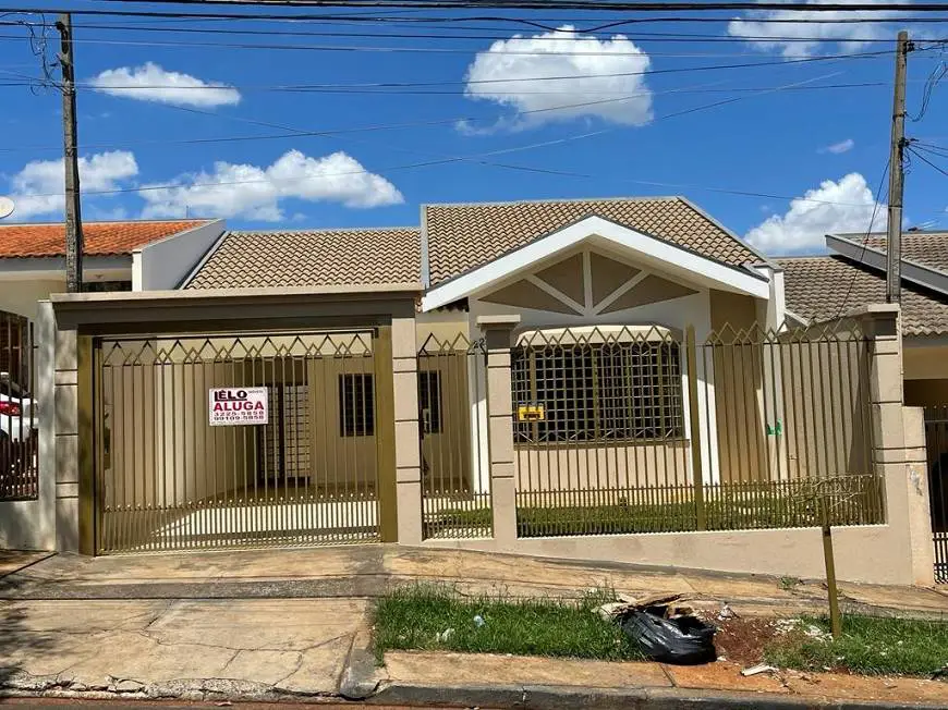 Foto 3 de Casa com 3 Quartos para alugar, 128m² em Jardim Pinheiros, Maringá