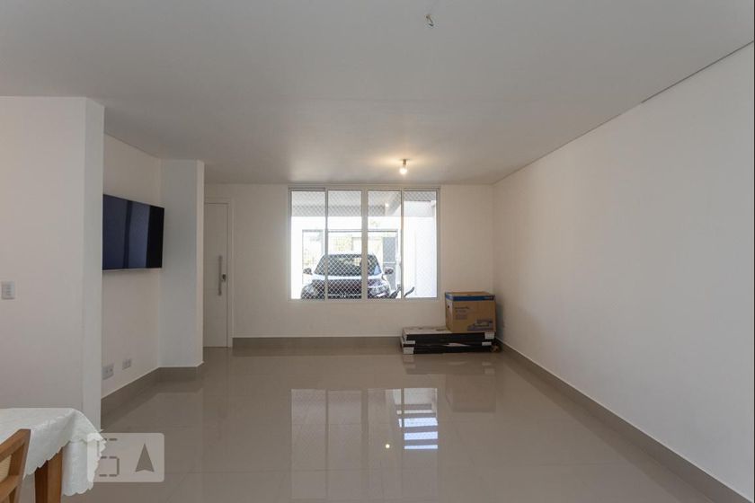 Foto 3 de Casa com 3 Quartos para alugar, 220m² em Santa Felicidade, Curitiba