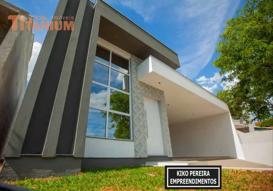 Foto 2 de Casa com 3 Quartos à venda, 325m² em Solar do Campo, Campo Bom