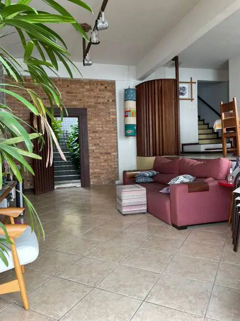 Foto 4 de Casa com 4 Quartos à venda, 320m² em  Praia da Bandeira, Rio de Janeiro