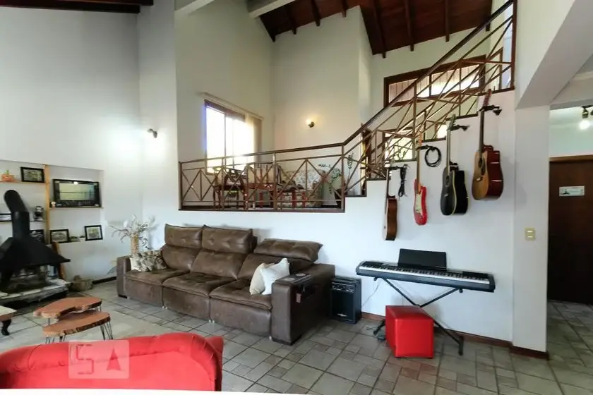 Foto 1 de Casa com 5 Quartos para alugar, 360m² em Nonoai, Porto Alegre