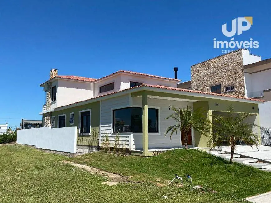 Foto 1 de Casa de Condomínio com 3 Quartos à venda, 284m² em Laranjal, Pelotas