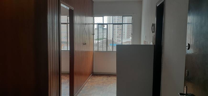 Foto 1 de Apartamento com 1 Quarto para alugar, 33m² em Centro, Curitiba