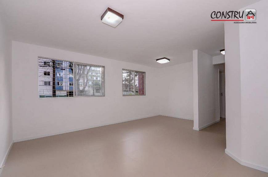 Foto 3 de Apartamento com 2 Quartos para alugar, 71m² em Água Verde, Curitiba